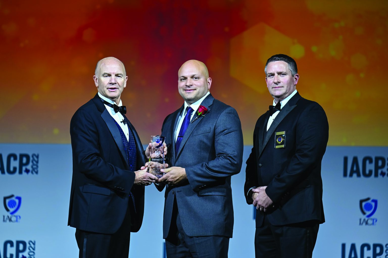 Iacpwalmart Leadership In Community Policing Award Small Agency Police Chief Magazine 3848